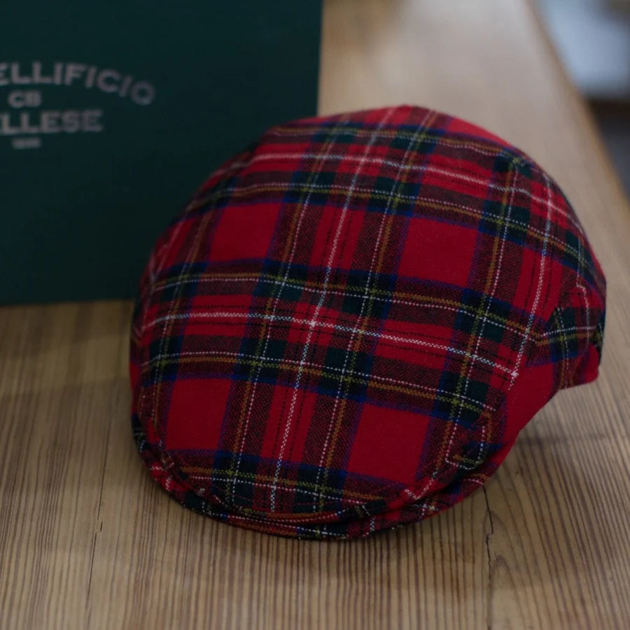 cappellificio-biellese-1935-county-tartan-rosso-classico-cappello-county-in-lana image 2
