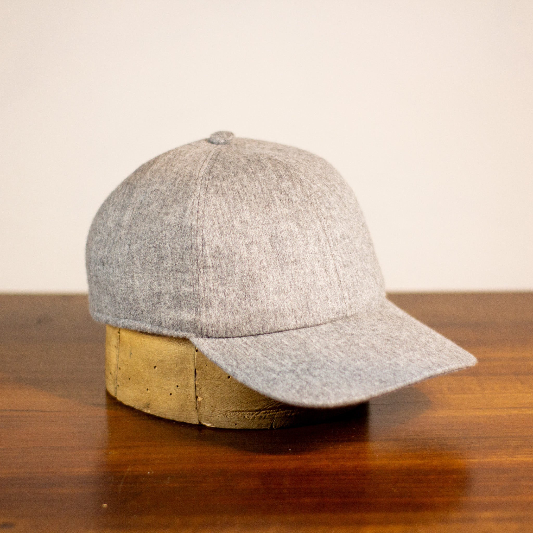 cappellino-baseball-lp-in-cashmere-grigio-chiaro-zegna-aw25-cappellificio-bielle image 2