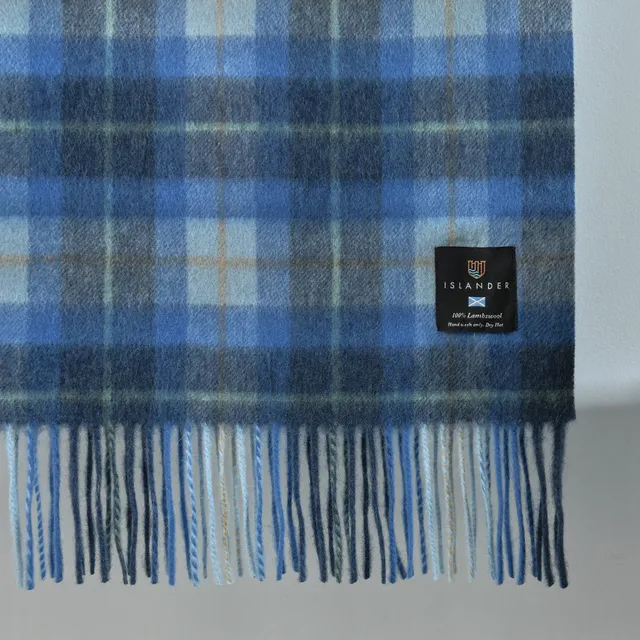 cappellificio-biellese-1935-coperta-in-lambswool-blu-tartan-160x135-cm-con-frang image 1