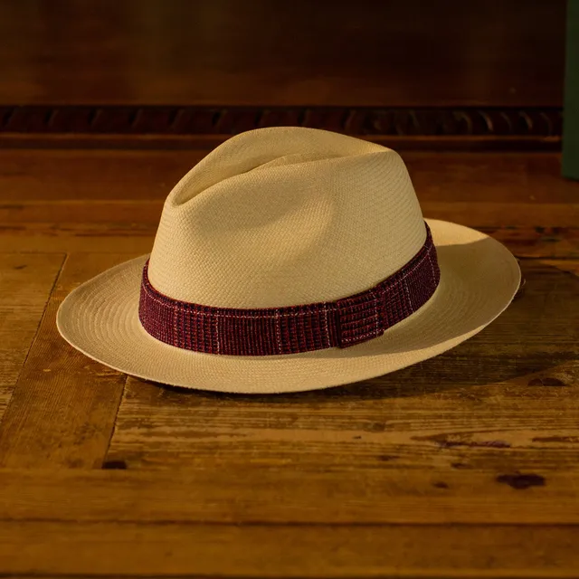 cappellificio-biellese-1935-originale-panama-quadri-blu-rossi-cappello-panama image 1