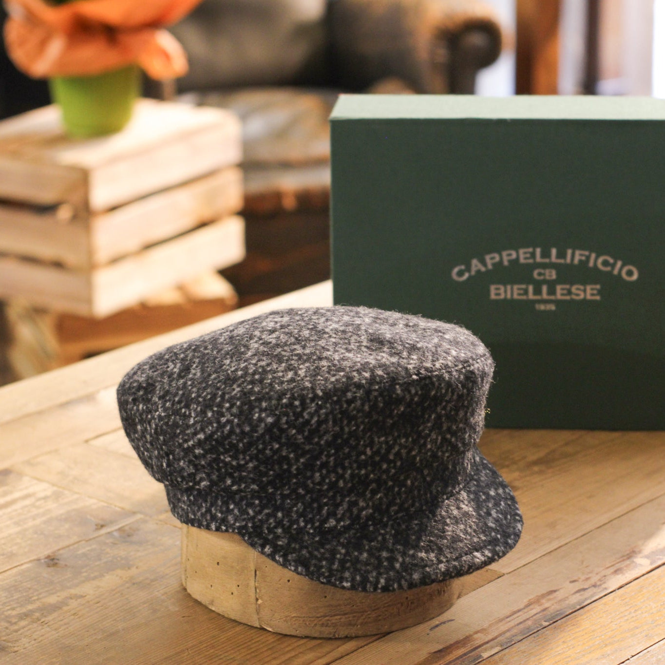 cappellificio-biellese-1935-county-cappello-marine-in-tartan-rosso-classico image 1