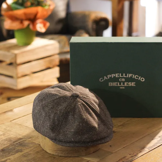 cappellificio-biellese-1935-polly-boy-anthracite-herringbone-cappello-in-lana-su image 1