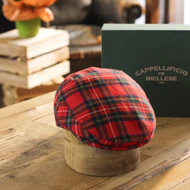 cappellificio-biellese-1935-county-tartan-rosso-classico-cappello-county-in-lana image 1