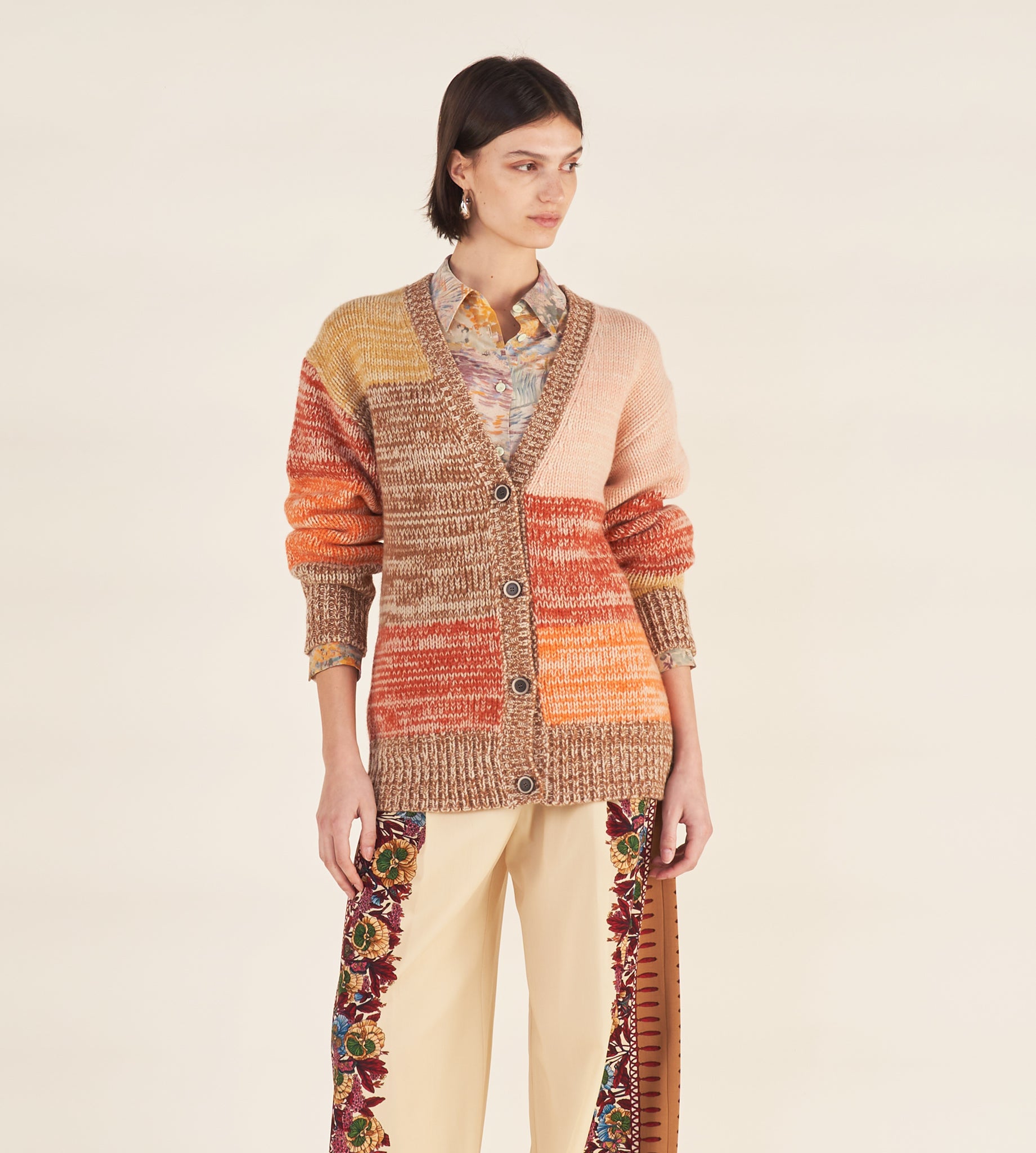 mantero-1902-jessica-maxi-cardigan-in-lana-cachemire-mulin-con-bottoni-effetto-o image 4