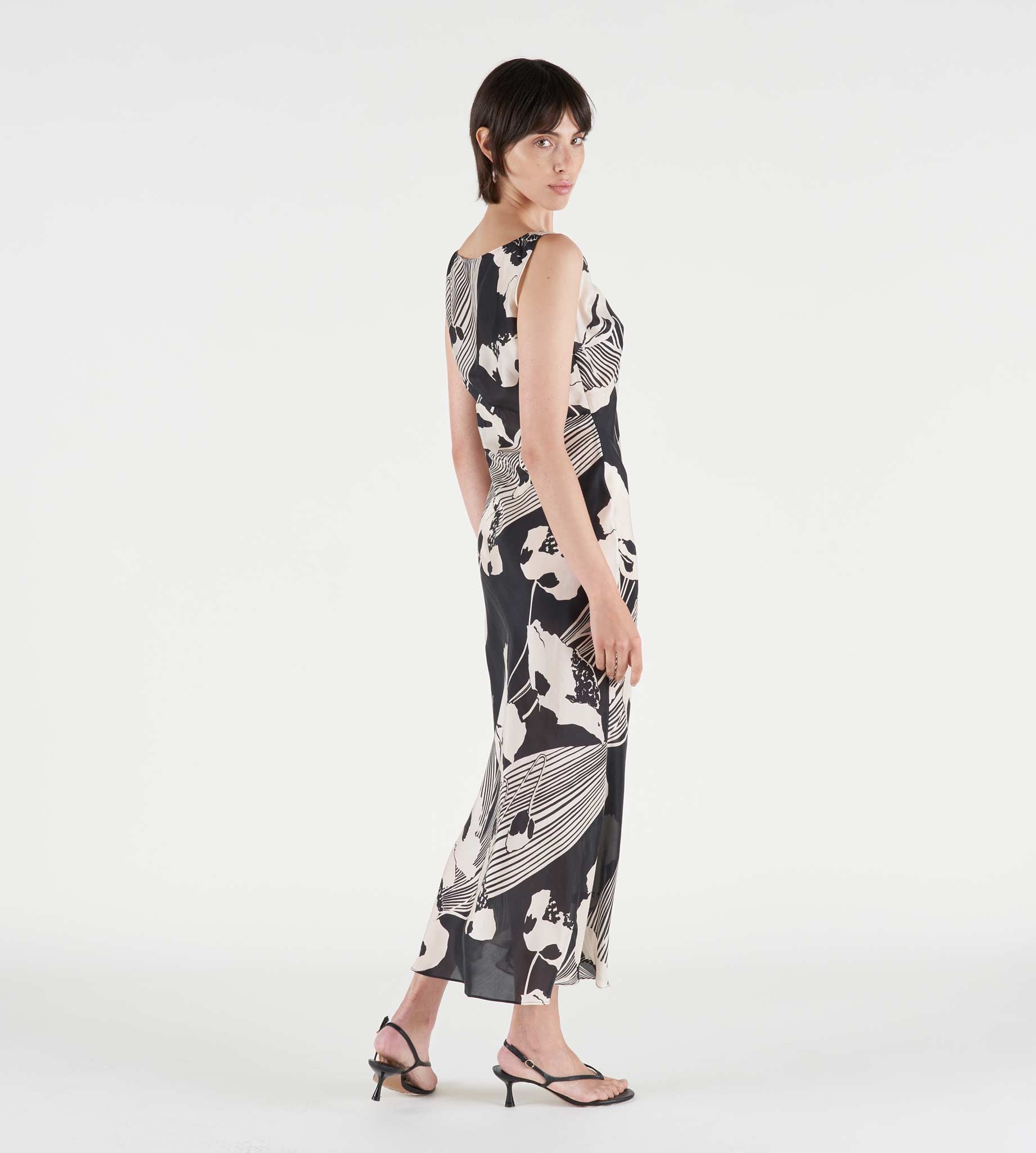 mantero-1902-marlene-abito-lungo-in-seta-sottoveste-con-scollo-a-v image 5