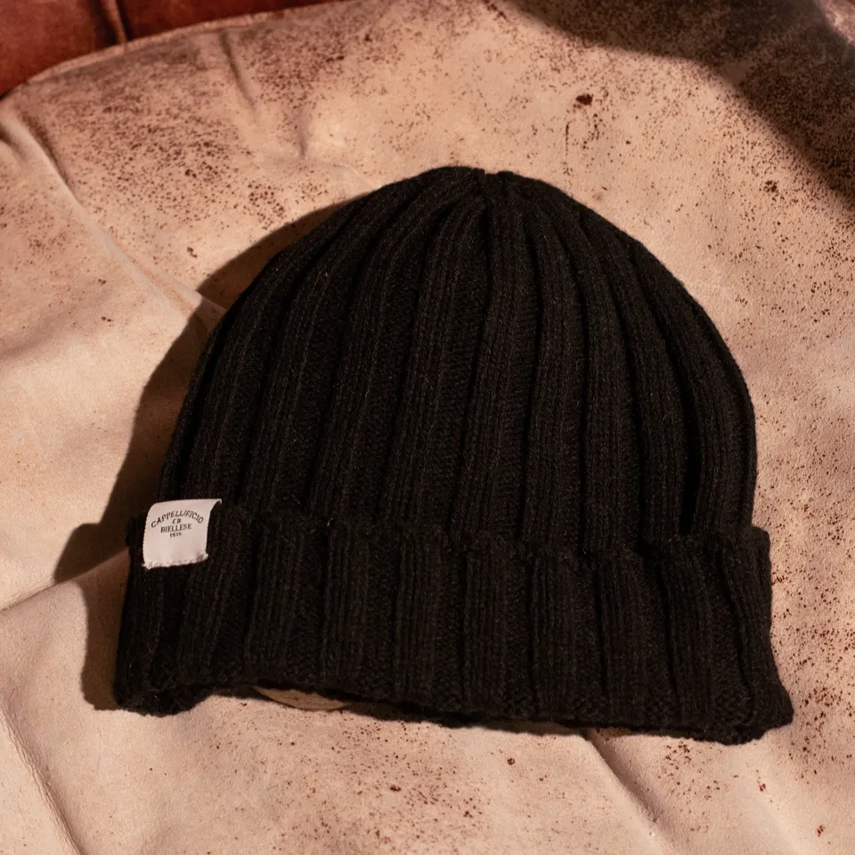 cappellificio-biellese-1935-cuffia-in-cashmere-nero-berretto-beanie image 1
