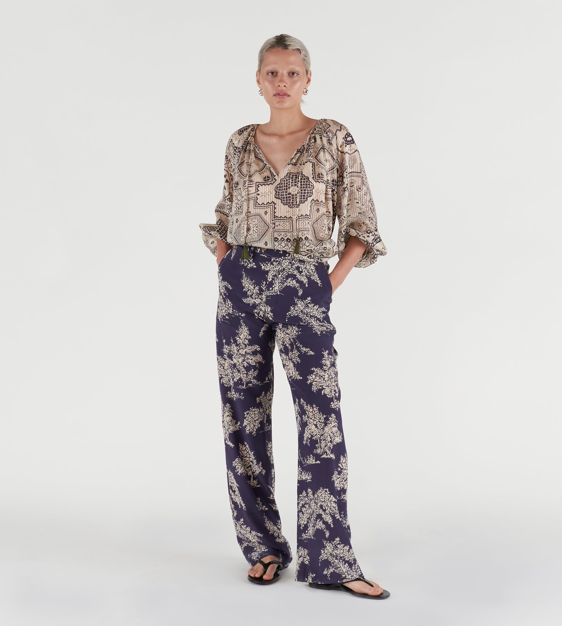 mantero-1902-alice-pantaloni-palazzo-in-seta-con-cintura-sagomata-made-in-italy image 2