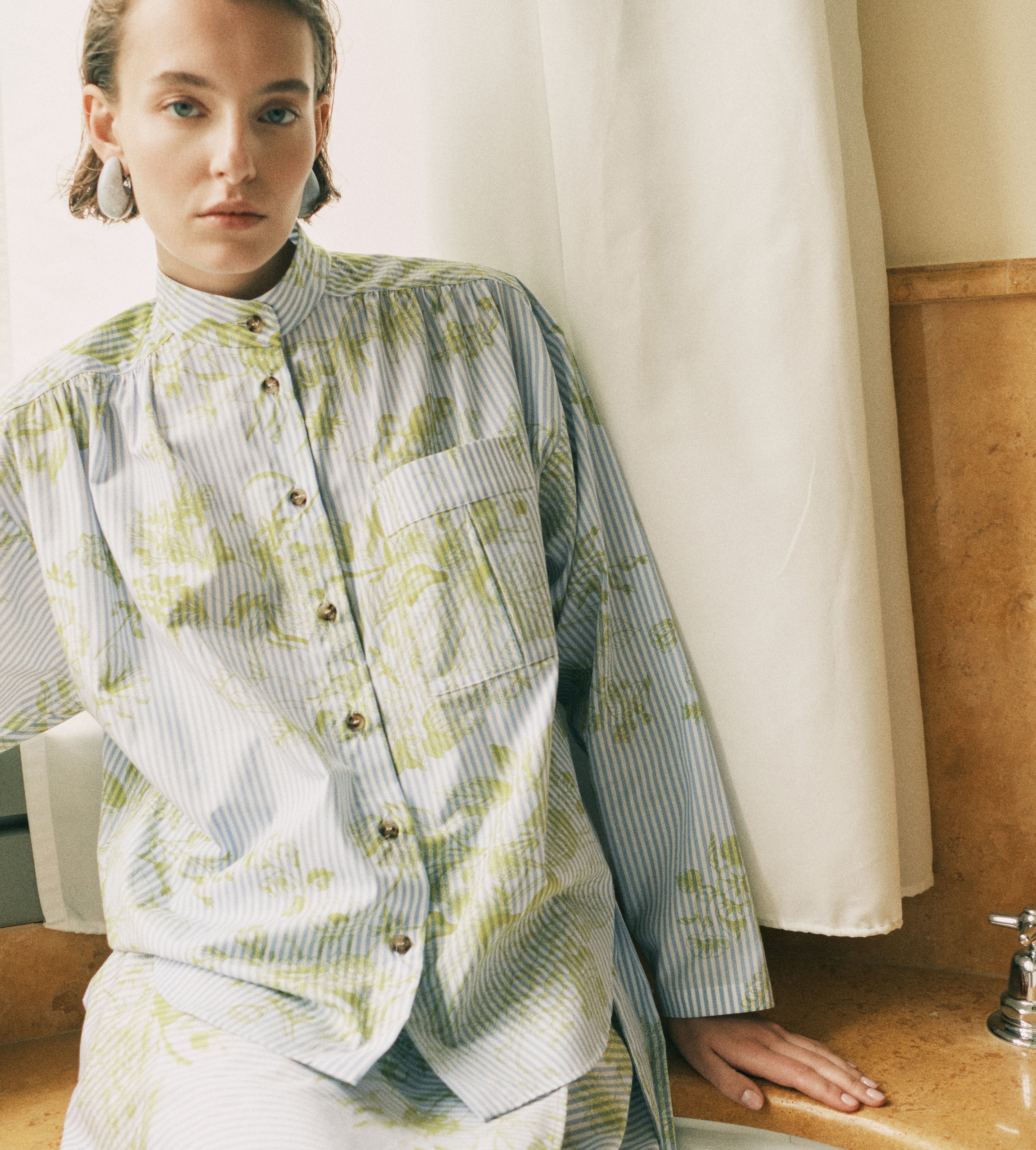 mantero-1902-haley-camicia-coreana-ampia-asimmetrica image 2