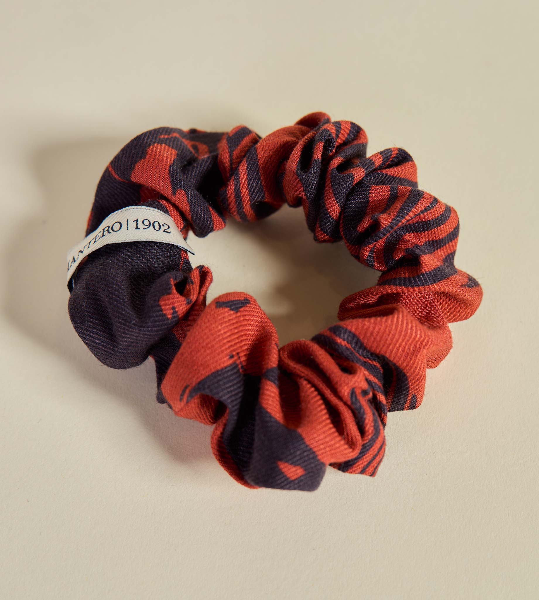 mantero-1902-eira-scrunchie-in-lino-viscosa-edizione-limitata image 4