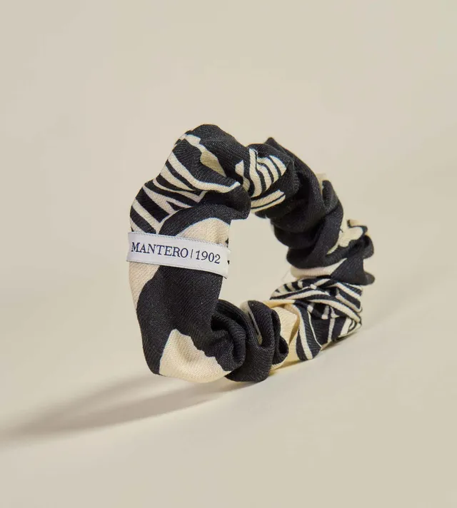 mantero-1902-eira-scrunchie-scrunchie-in-lino-viscosa-edizione-limitata-made-in- image 1