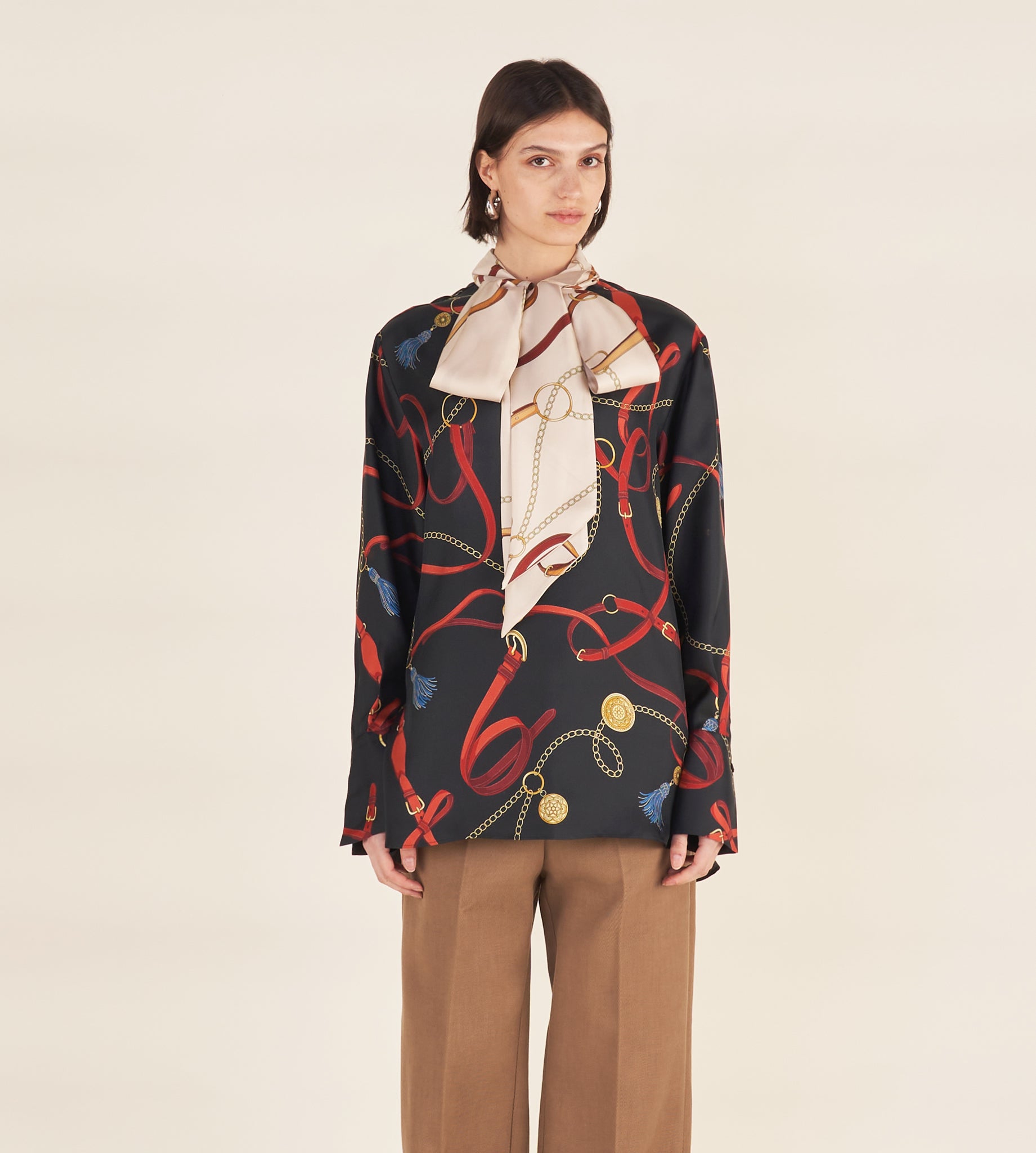mantero-1902-dafne-blusa-over-con-sciarpa-rimovibile image 2