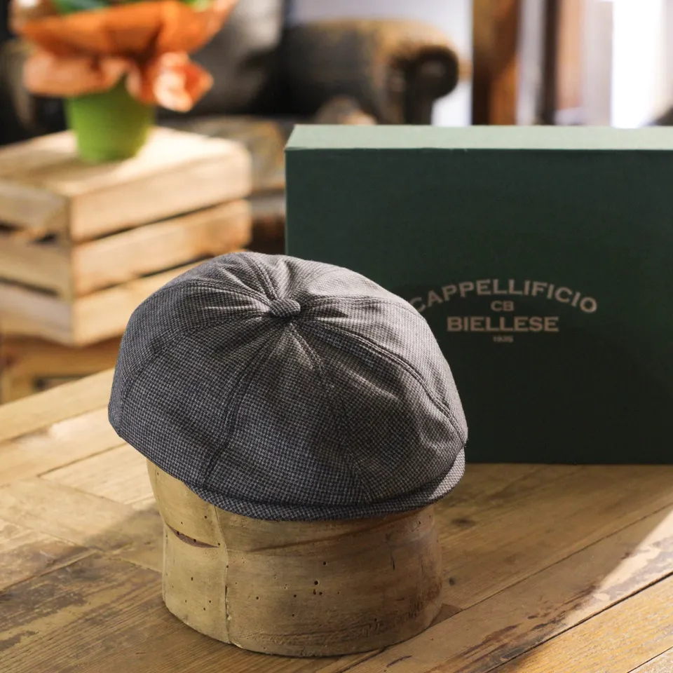 cappellificio-biellese-1935-polly-boy-micro-pied-de-poule-grigio-scuro-in-lana image 1