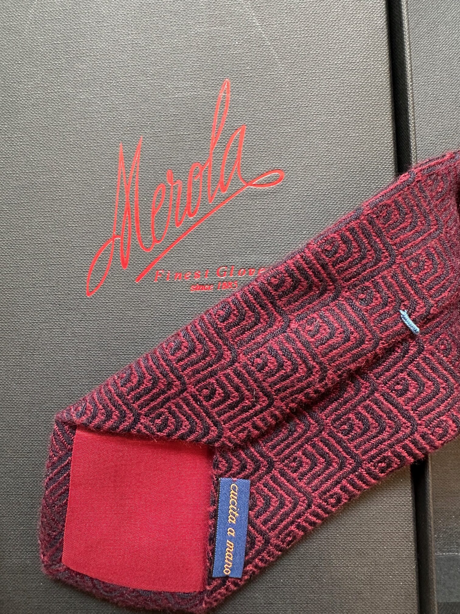 merola-gloves-cravatta-esclusiva-da-archivio-in-cashmere-100-fatta-a-mano-in-ita image 2