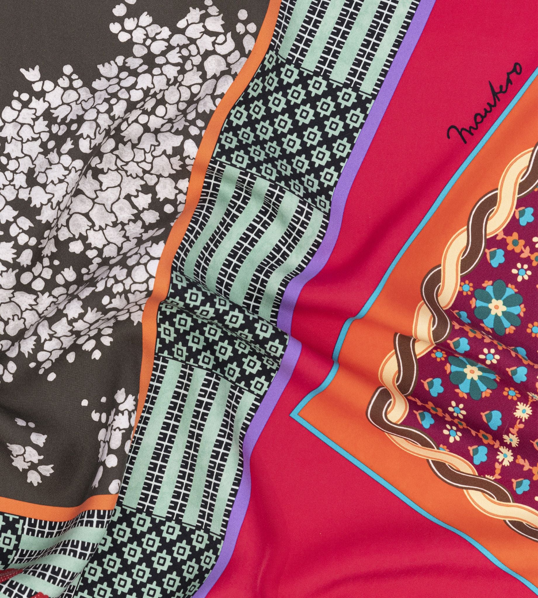 mantero-1902-dentelle-carousel-foulard-small-carr-70x70 image 2