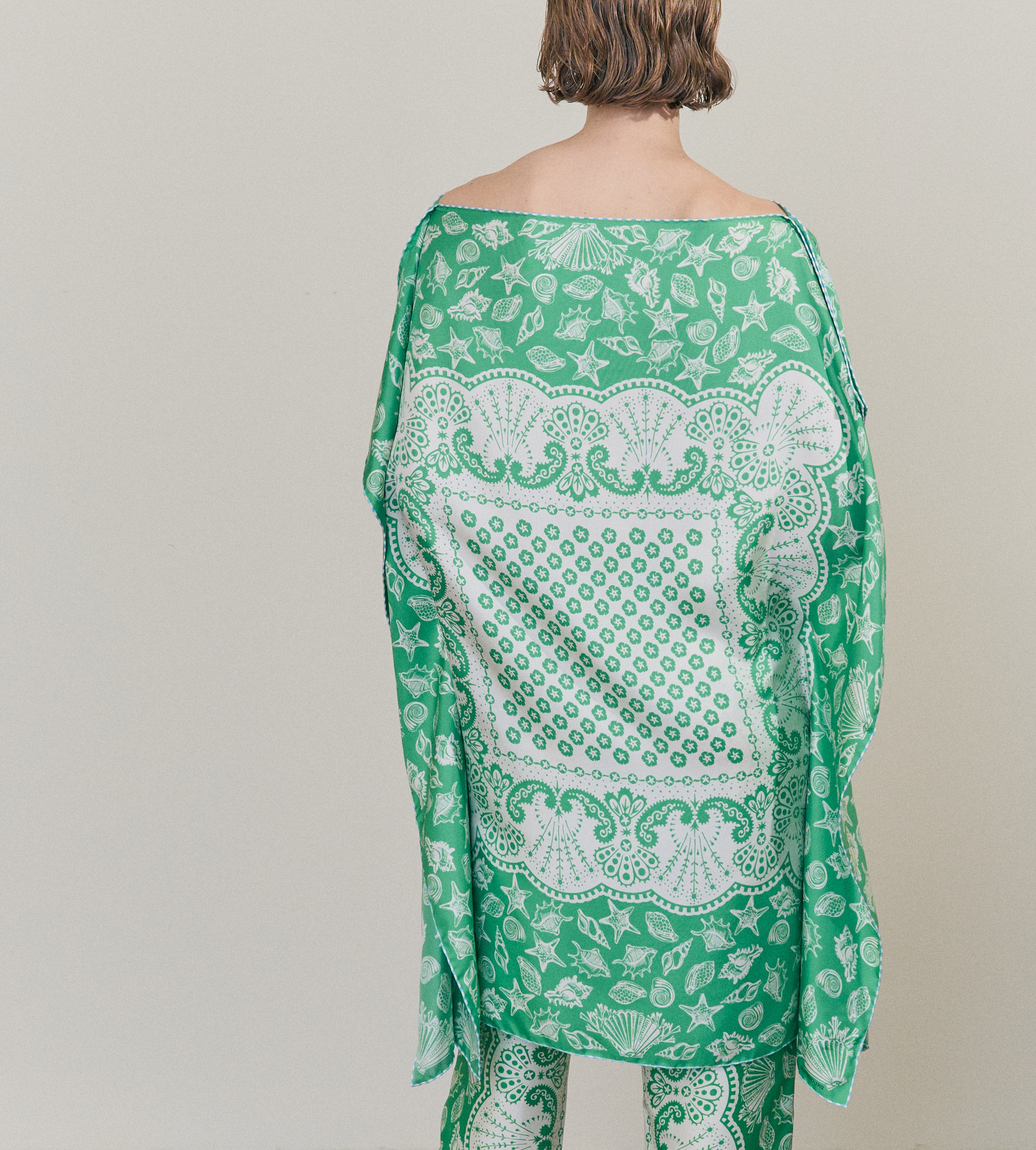 mantero-1902-mary-abito-caftano-foulard-90x90-senza-maniche image 5