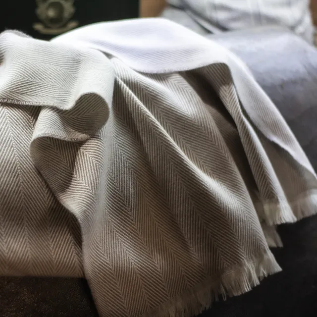 cappellificio-biellese-1935-sciarpa-in-puro-cashmere-multicolore-con-beige-made- image 1