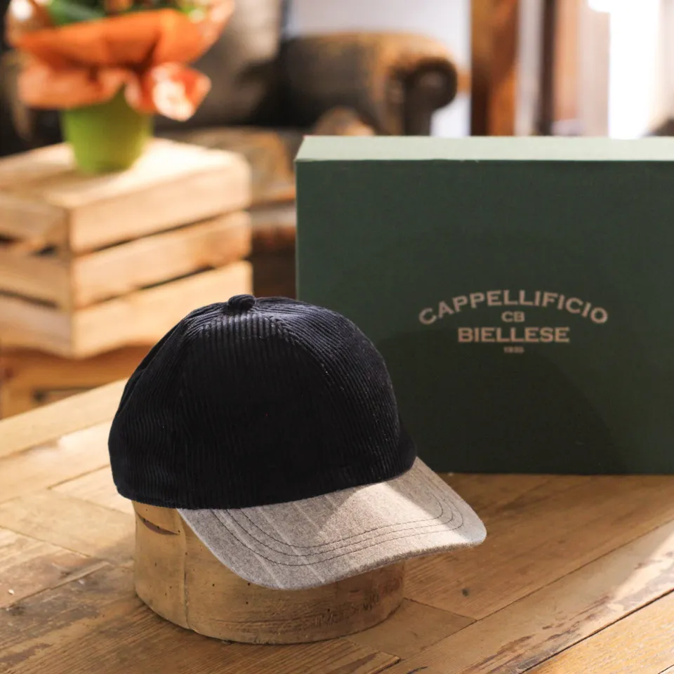 cappellificio-biellese-1935-baseball-cap-in-velluto-a-coste-blu-con-visiera-gess image 1