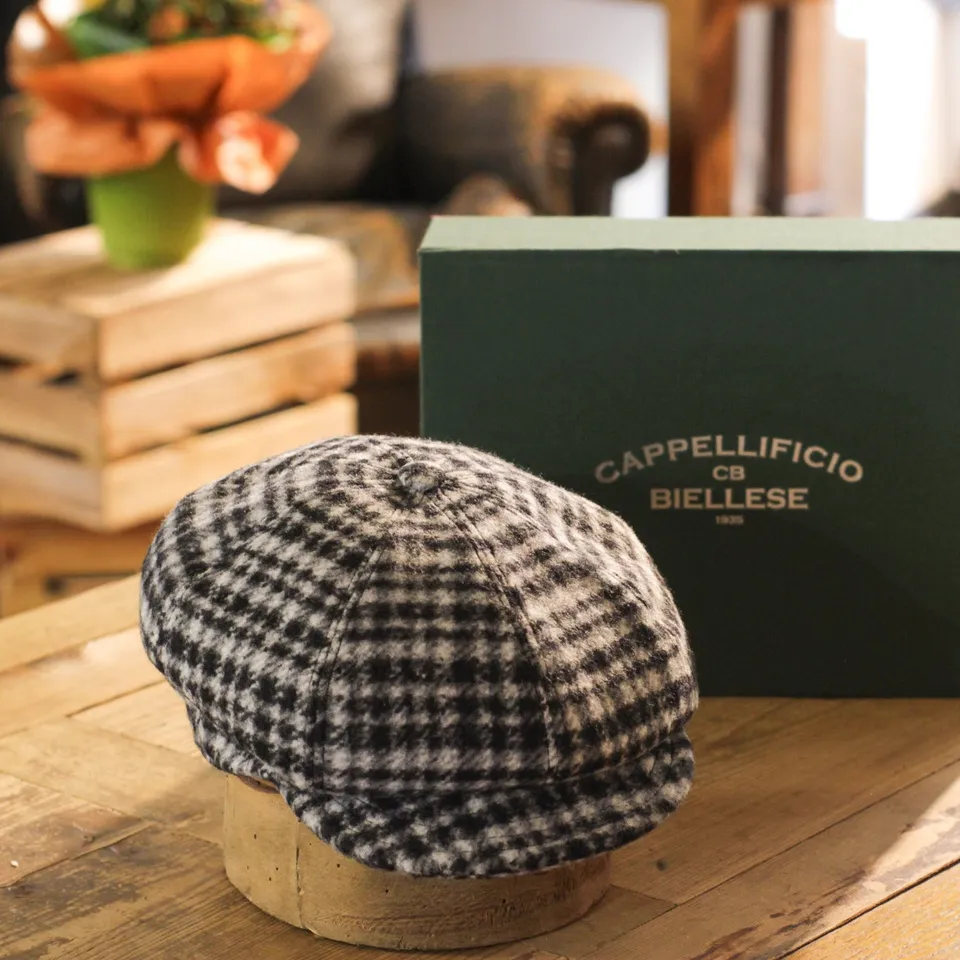 cappellificio-biellese-1935-cougan-alpaca-pied-de-poule-bianco-nero image 1