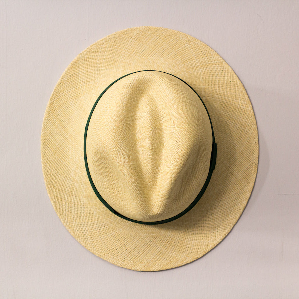 cappellificio-biellese-1935-panama-fedora-in-paglia-con-tesa-6-cm-piegata-e-cuci image 1