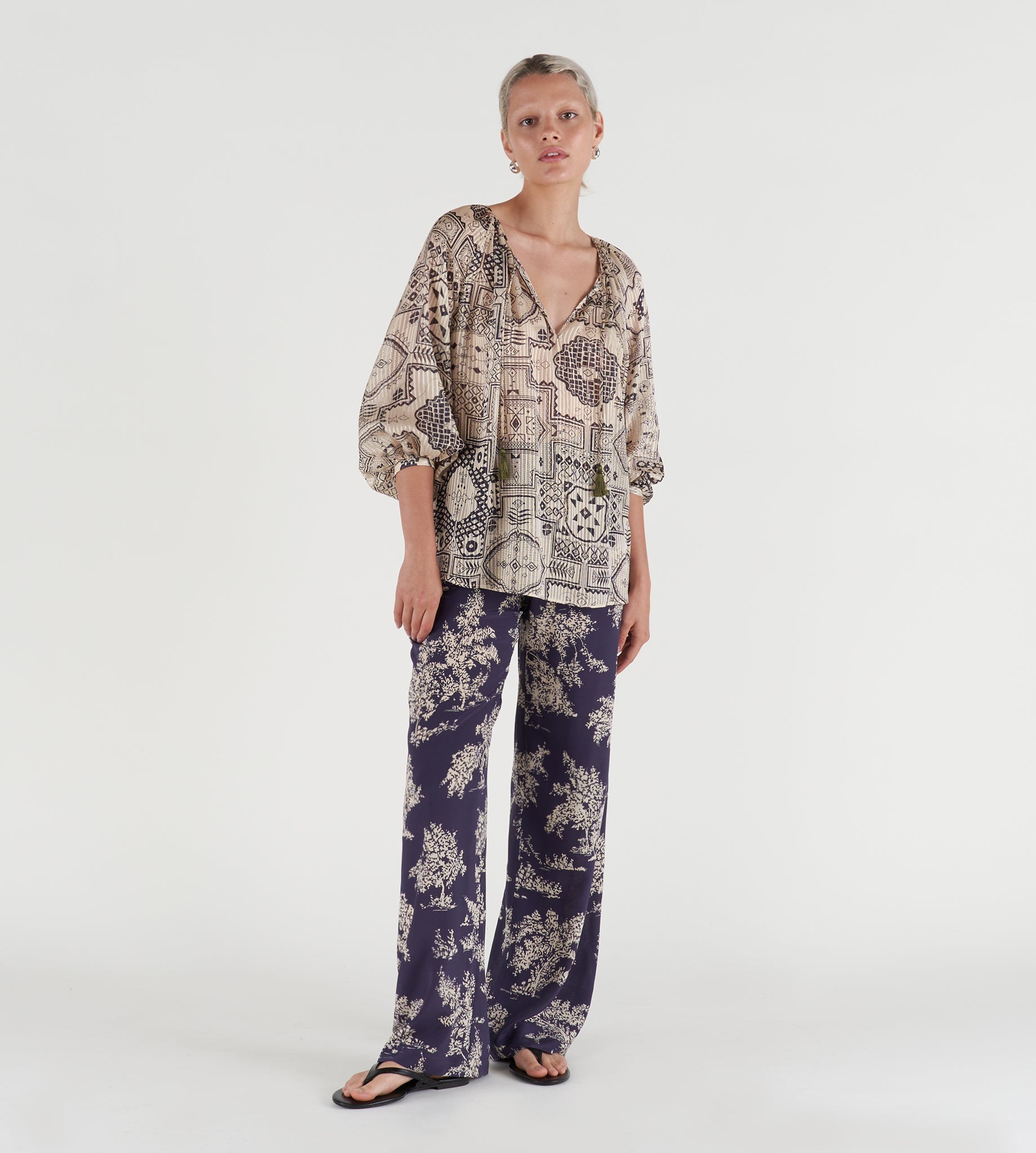 mantero-1902-lolita-blusa-manica-raglan-in-seta-e-lurex image 3