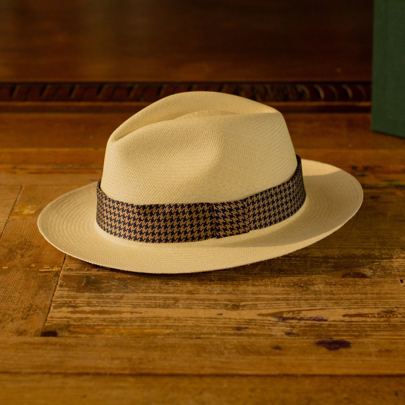 cappellificio-biellese-1935-originale-panama-pied-de-poule-marrone-oro-cappello- image 1