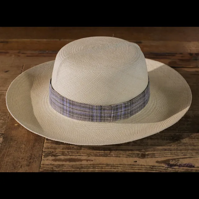 cappellificio-biellese-1935-genuine-safari-panama-con-nastro-check-grigio-chiaro image 1