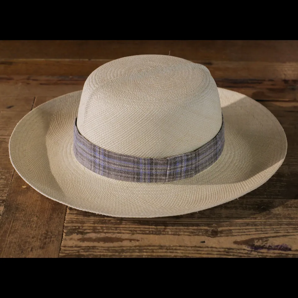 cappellificio-biellese-1935-genuine-safari-panama-con-nastro-check-grigio-chiaro image 1
