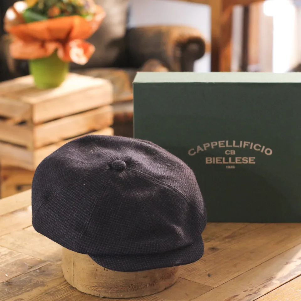 cappellificio-biellese-1935-baker-boy-micro-pied-de-poule-blue-navy-in-100-lana image 1