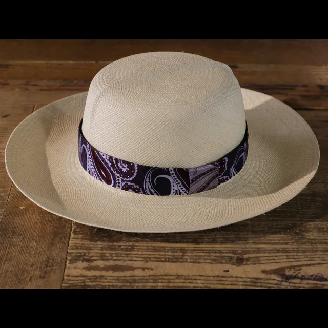 cappellificio-biellese-1935-genuine-panama-safari-violet-paisley-cappello-panama image 1
