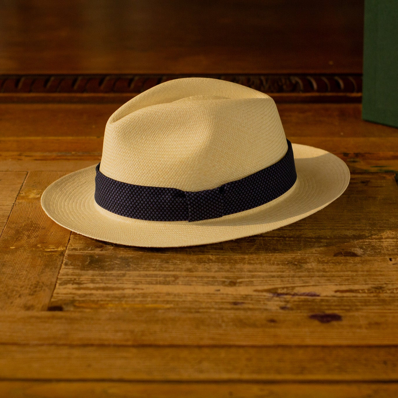 cappellificio-biellese-1935-originale-panama-mini-cerchi-blu-cappello-in-paglia- image 1
