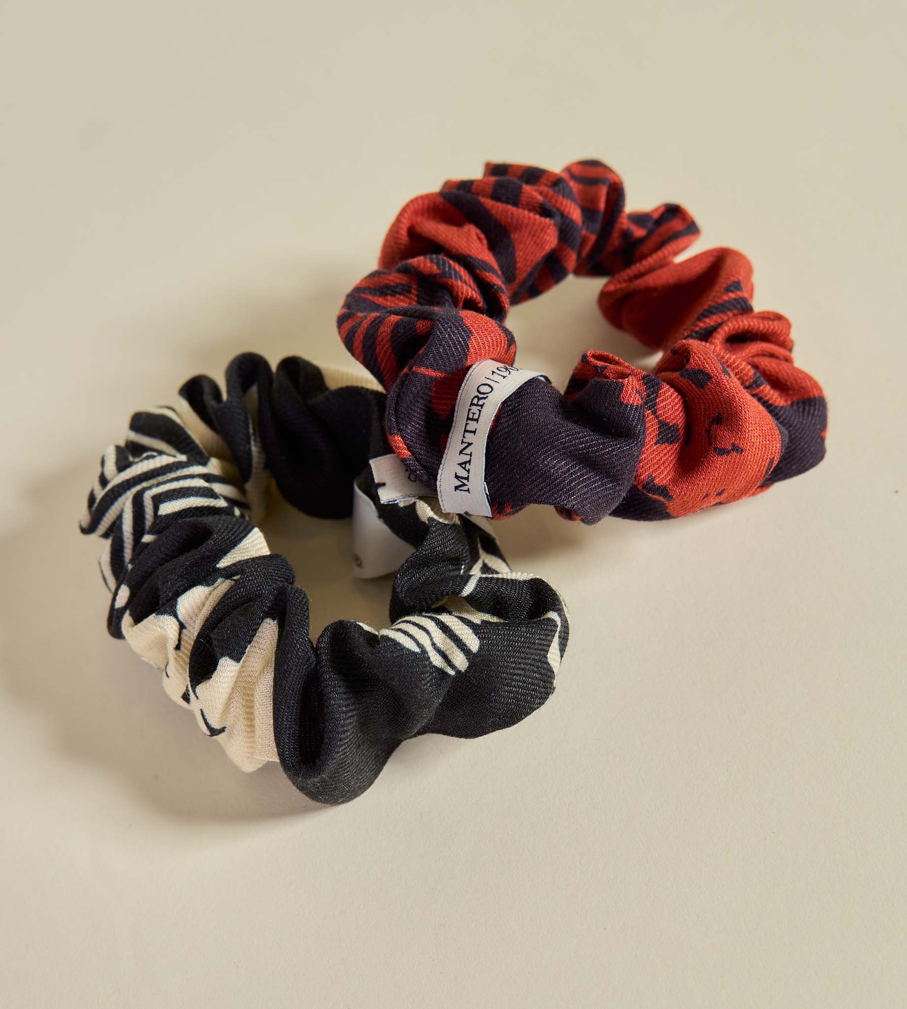 mantero-1902-eira-scrunchie-in-lino-viscosa-edizione-limitata image 1