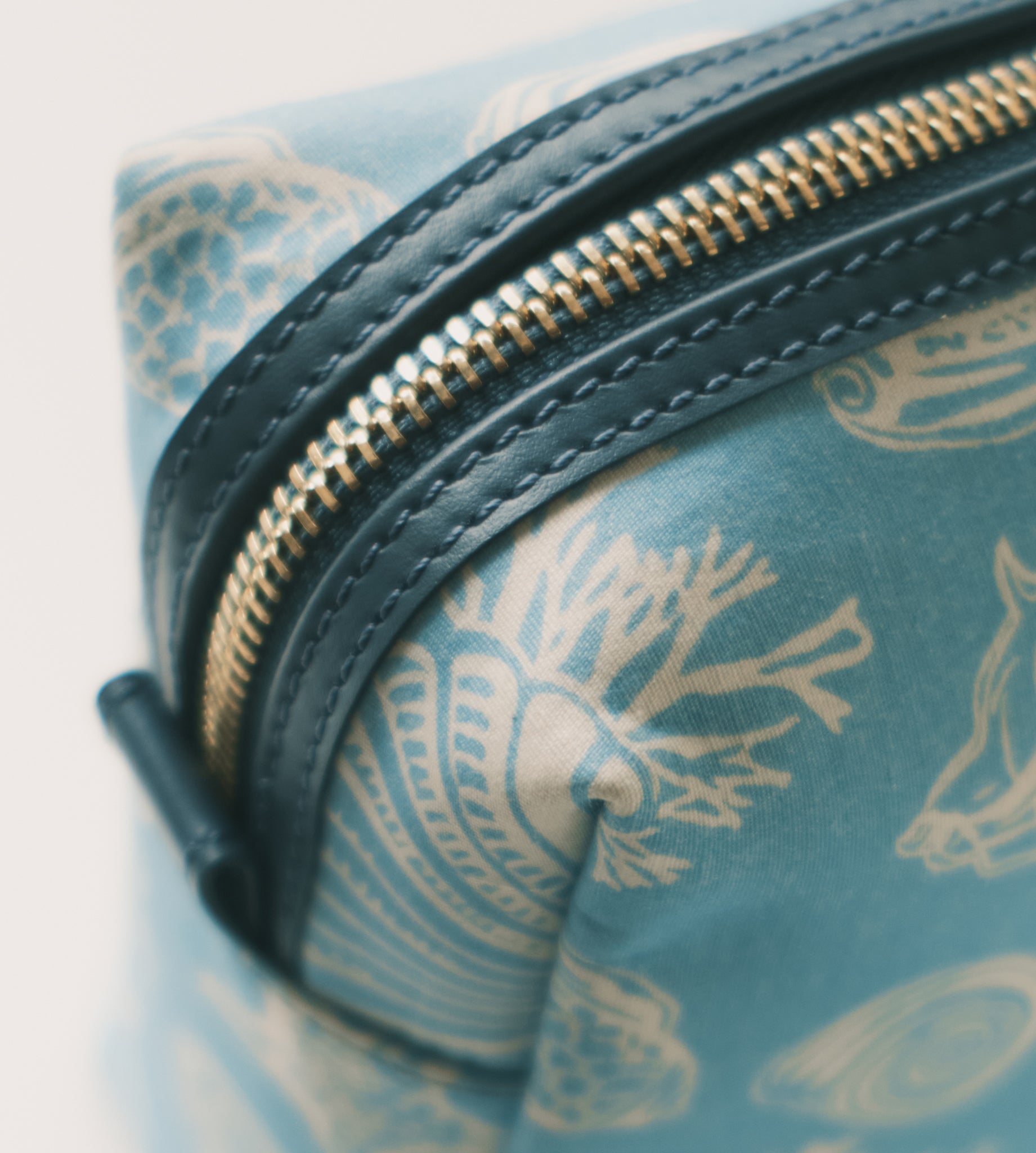 mantero-1902-brenda-pouch-a-mano-28x22-cm-in-lino-cotone image 2