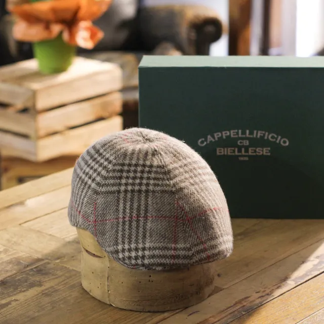 cappellificio-biellese-1935-driving-six-check-marrone-aw25-cappello-da-guida-a-6 image 1