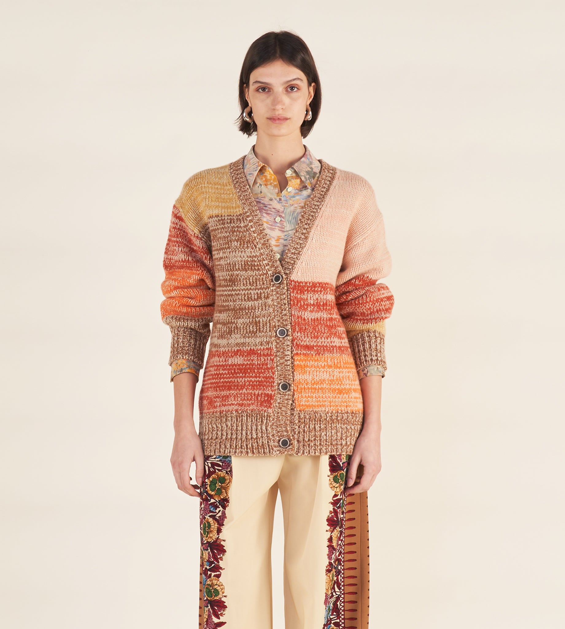 mantero-1902-jessica-maxi-cardigan-in-lana-cachemire-mulin-con-bottoni-effetto-o image 2