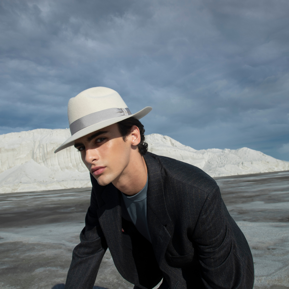 doria-1905-roberto-cappello-fedora-in-feltro-di-lapin-rasato-sabbia image 2