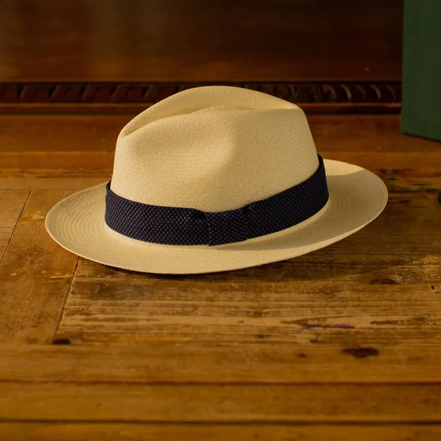 cappellificio-biellese-1935-originale-panama-mini-cerchi-blu-cappello-in-paglia- image 1