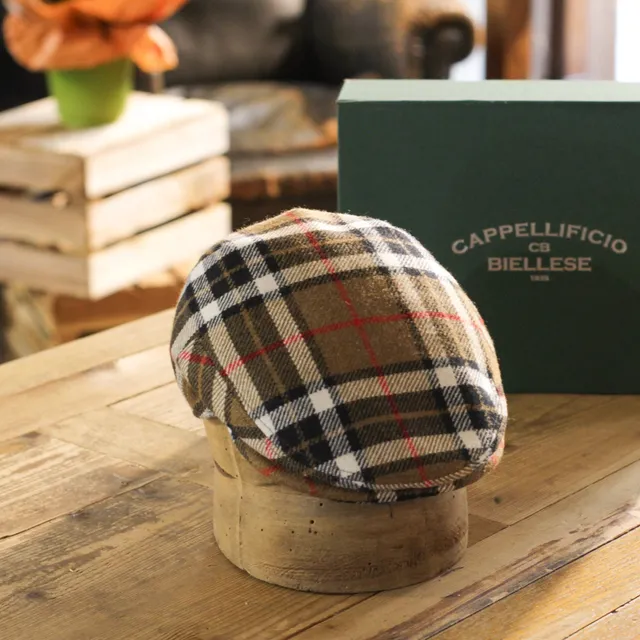 cappellificio-biellese-1935-contea-cappello-in-tartan-scozzese-100-lana image 1